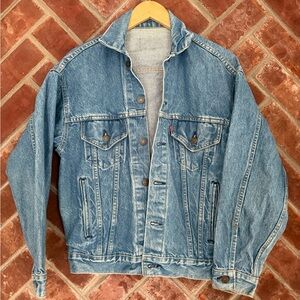 Vtg Levis Denim Trucker Jean Jacket Size Small 715 Made in‎ USA 80s 90s Blue